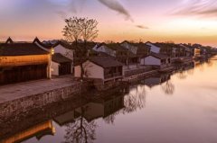 人民日報(bào)中央廚房：特色小鎮(zhèn)不是房地產(chǎn)